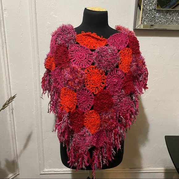 Peace Of Cake Poncho - Picture 4 of 5